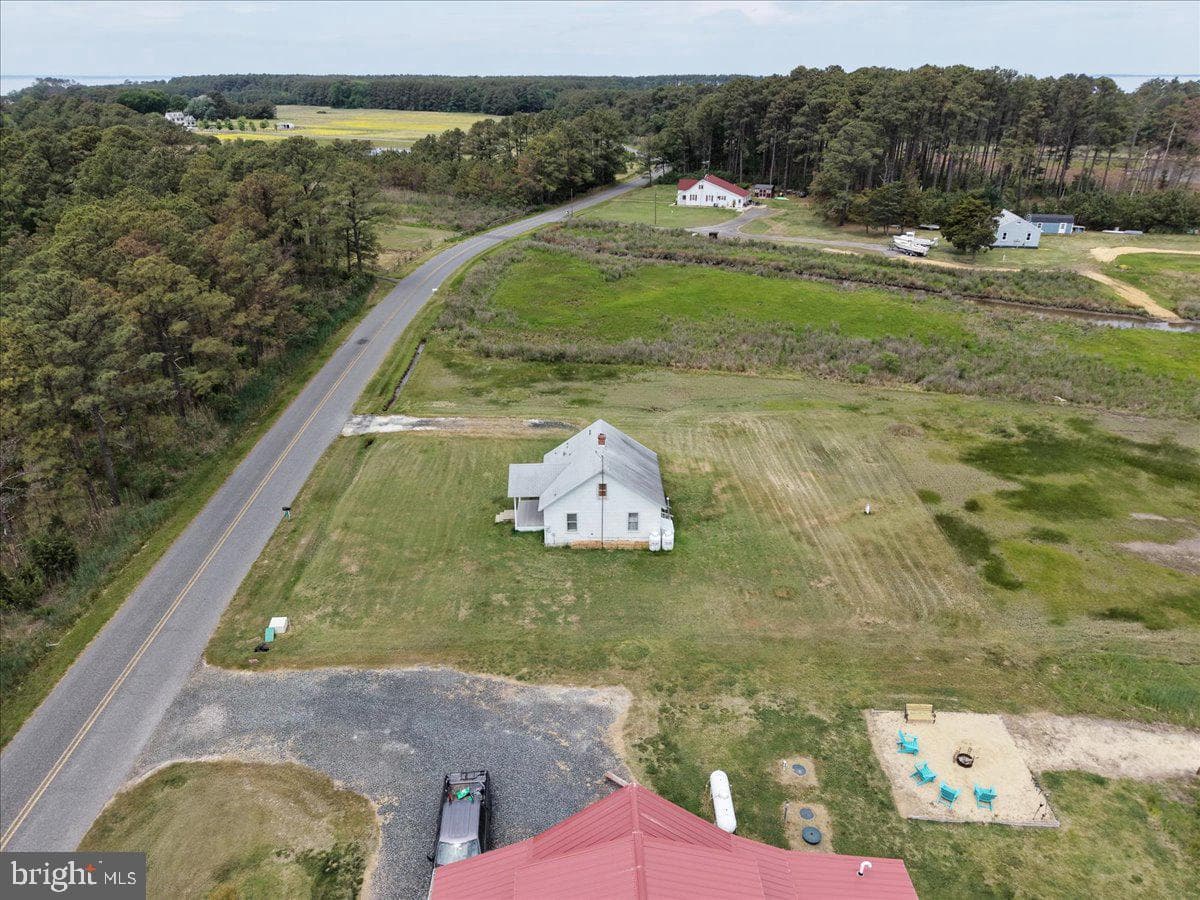 636 Hills Point Road photo 4
