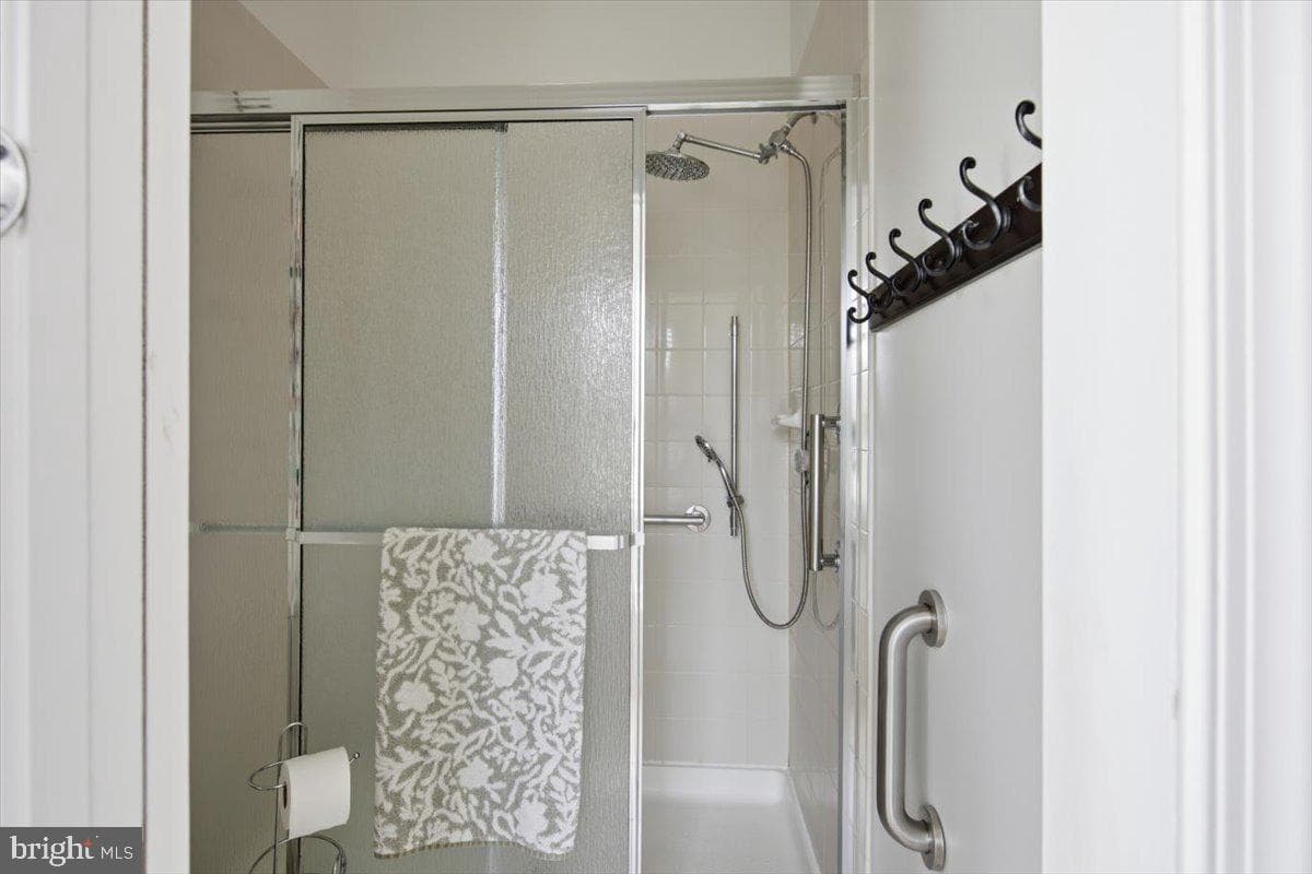 1007 Hambrooks Avenue photo 12