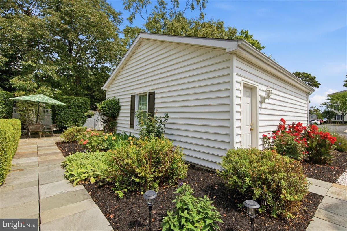 1007 Hambrooks Avenue photo 32