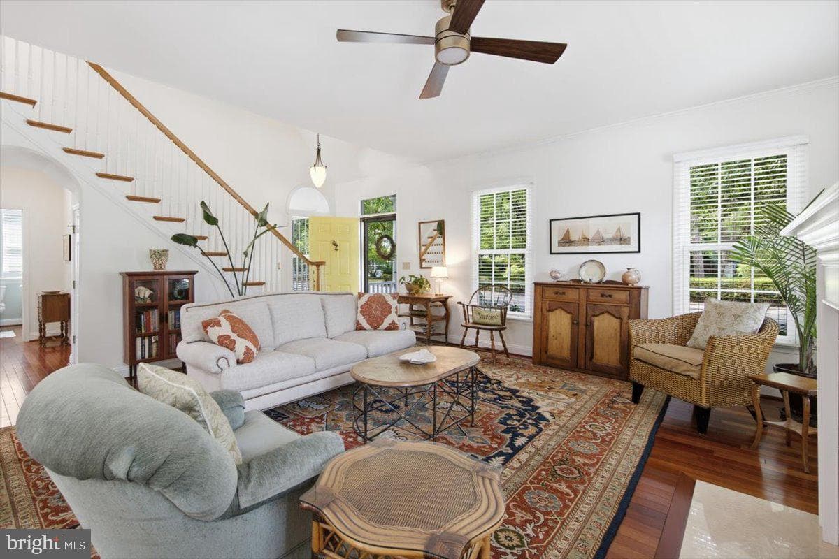 1007 Hambrooks Avenue photo 4