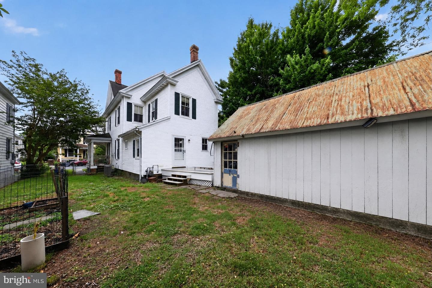 113 Willis St photo 34