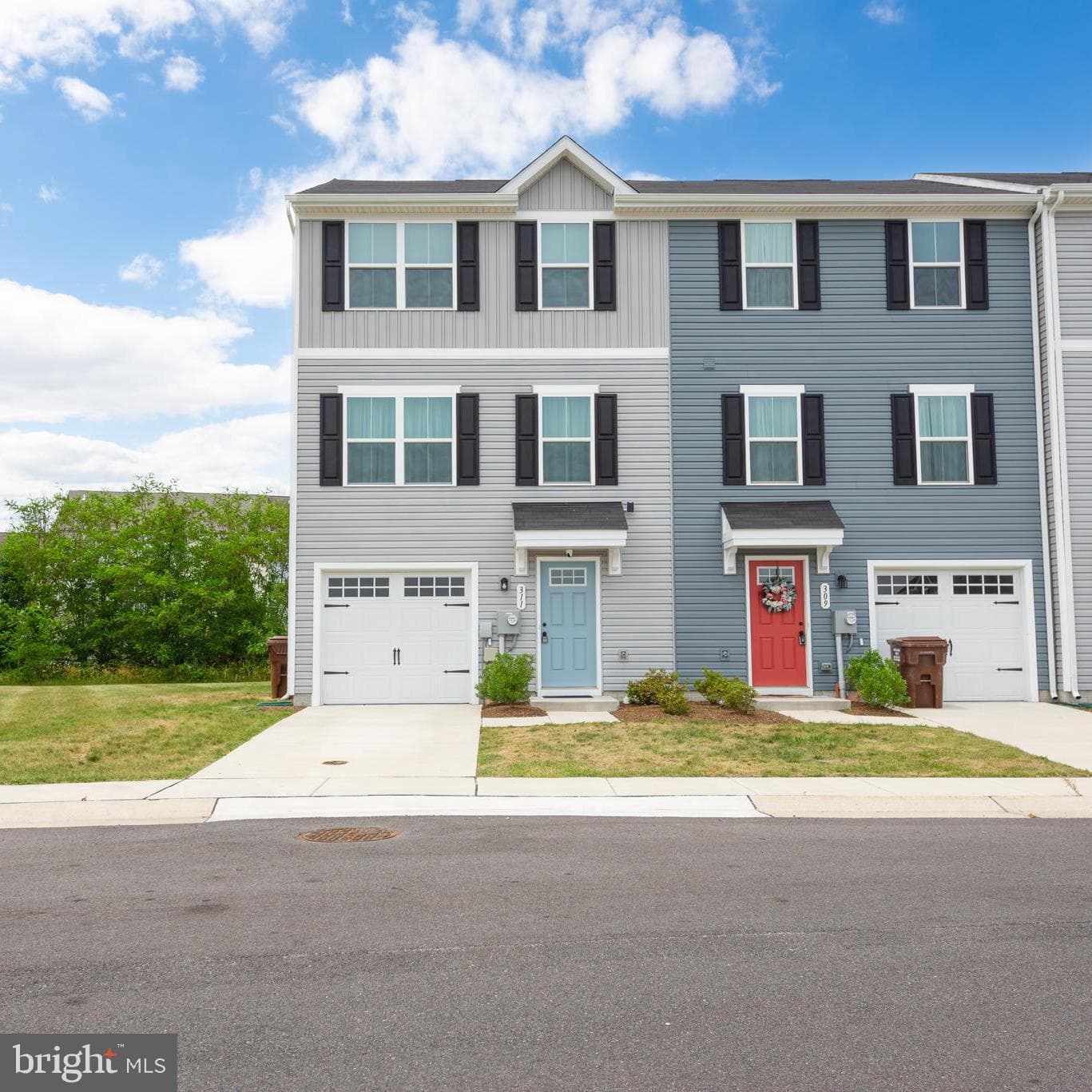 311 Yellow Bill Ln, Cambridge