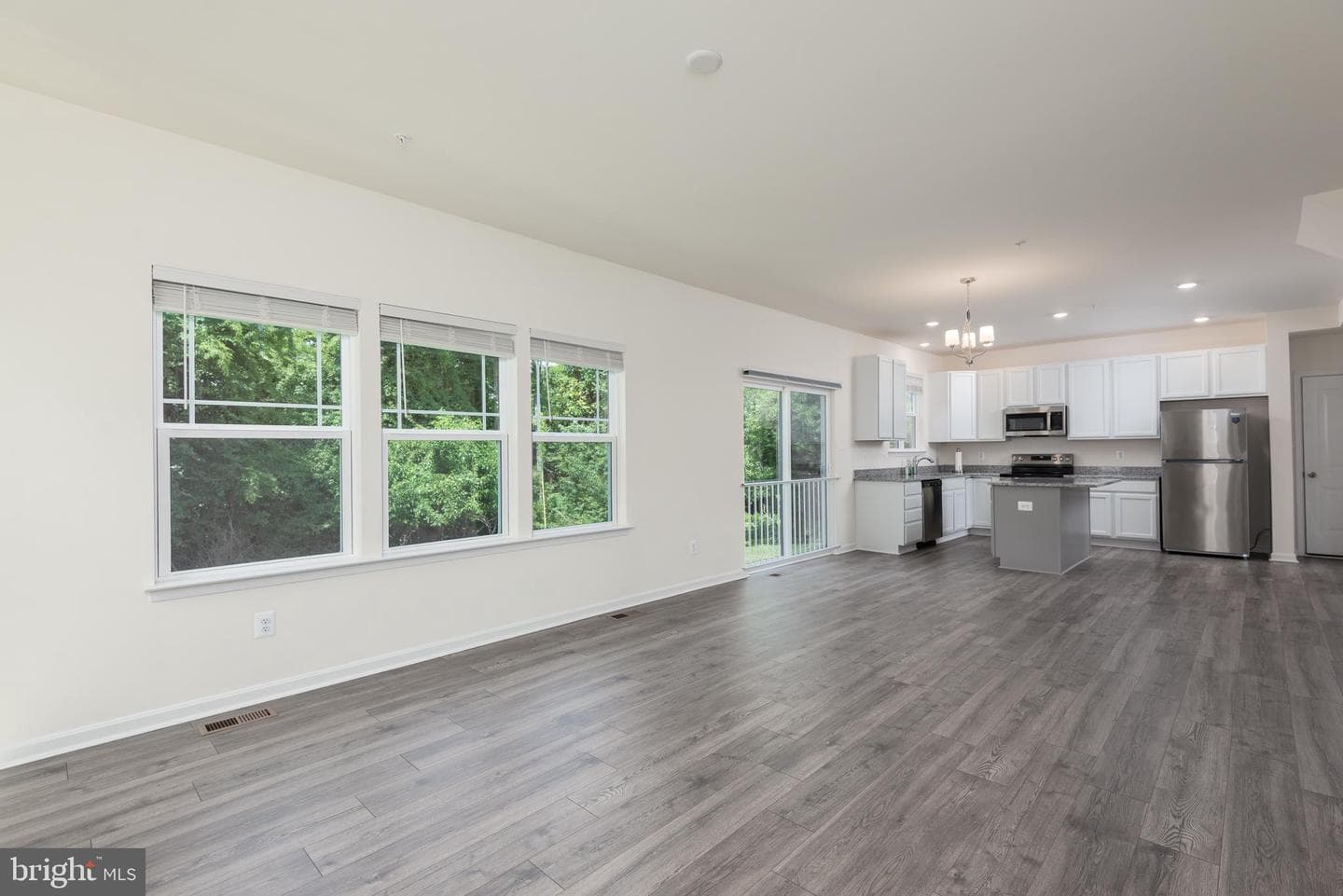 178 Regulator Drive N photo 10