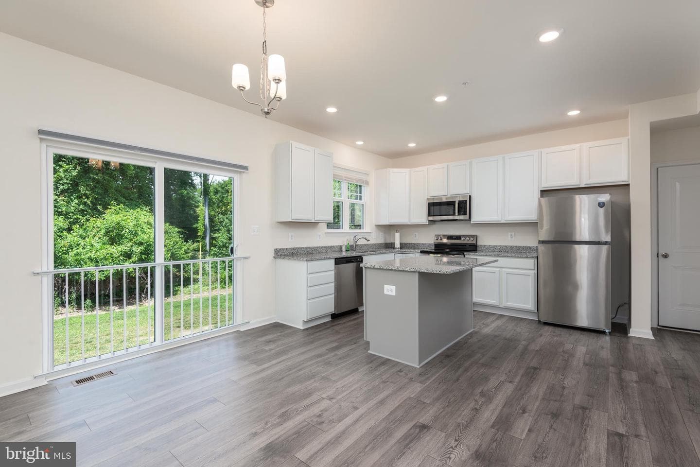 178 Regulator Drive N photo 11