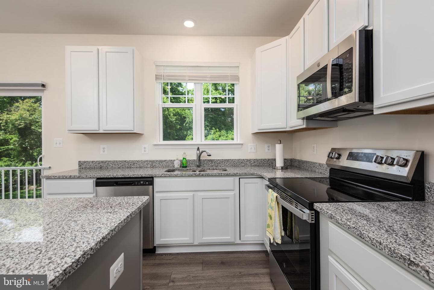 178 Regulator Drive N photo 13