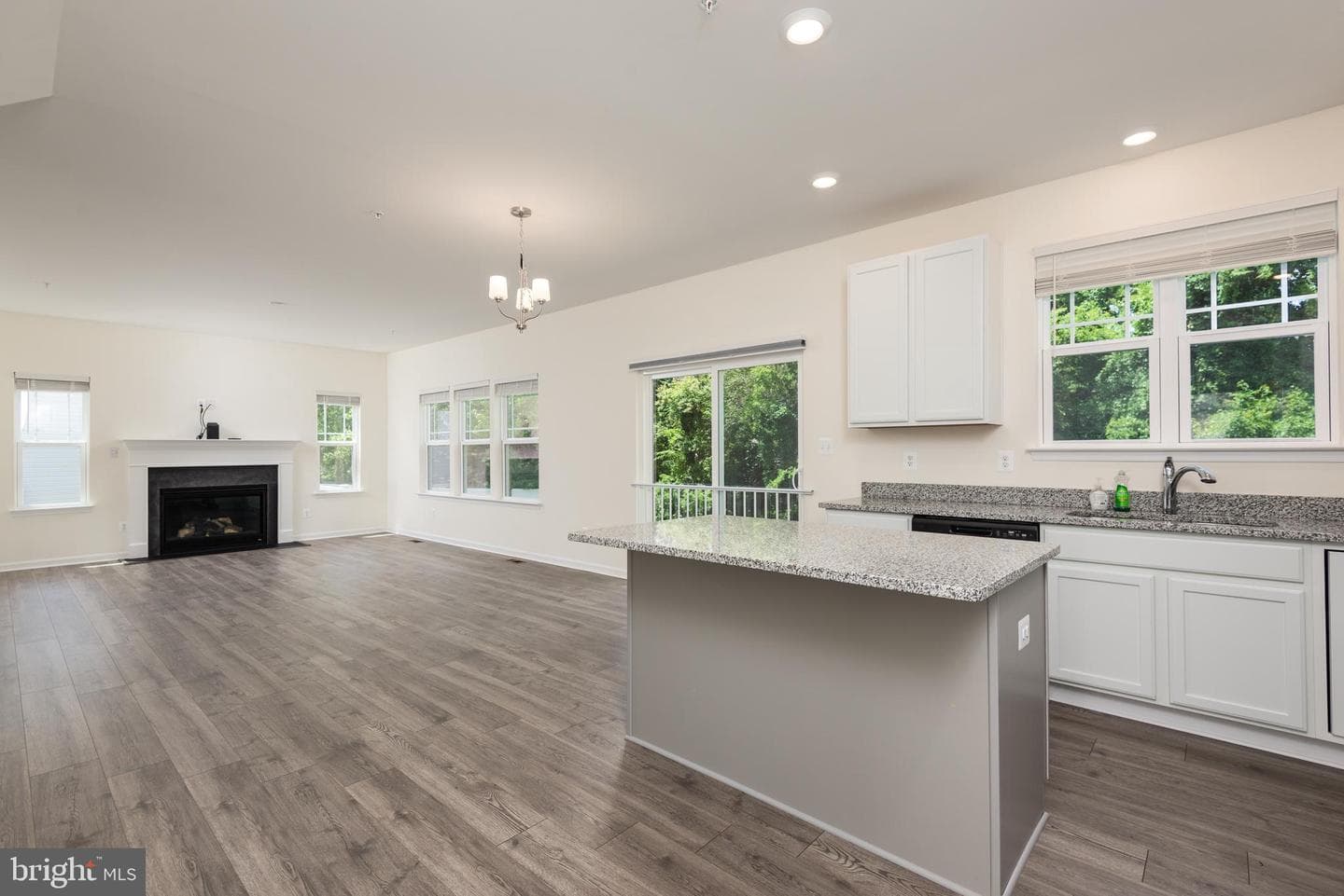 178 Regulator Drive N photo 17