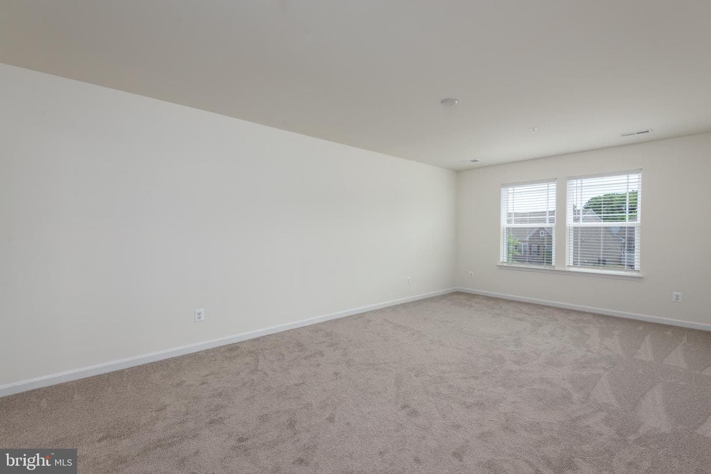 178 Regulator Drive N photo 22