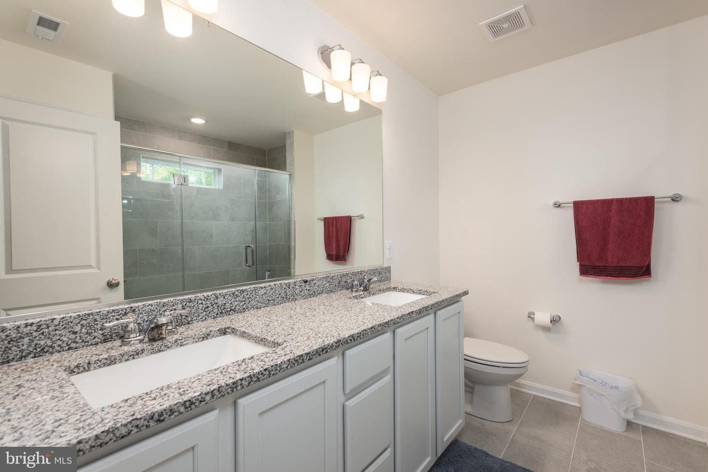 178 Regulator Drive N photo 23