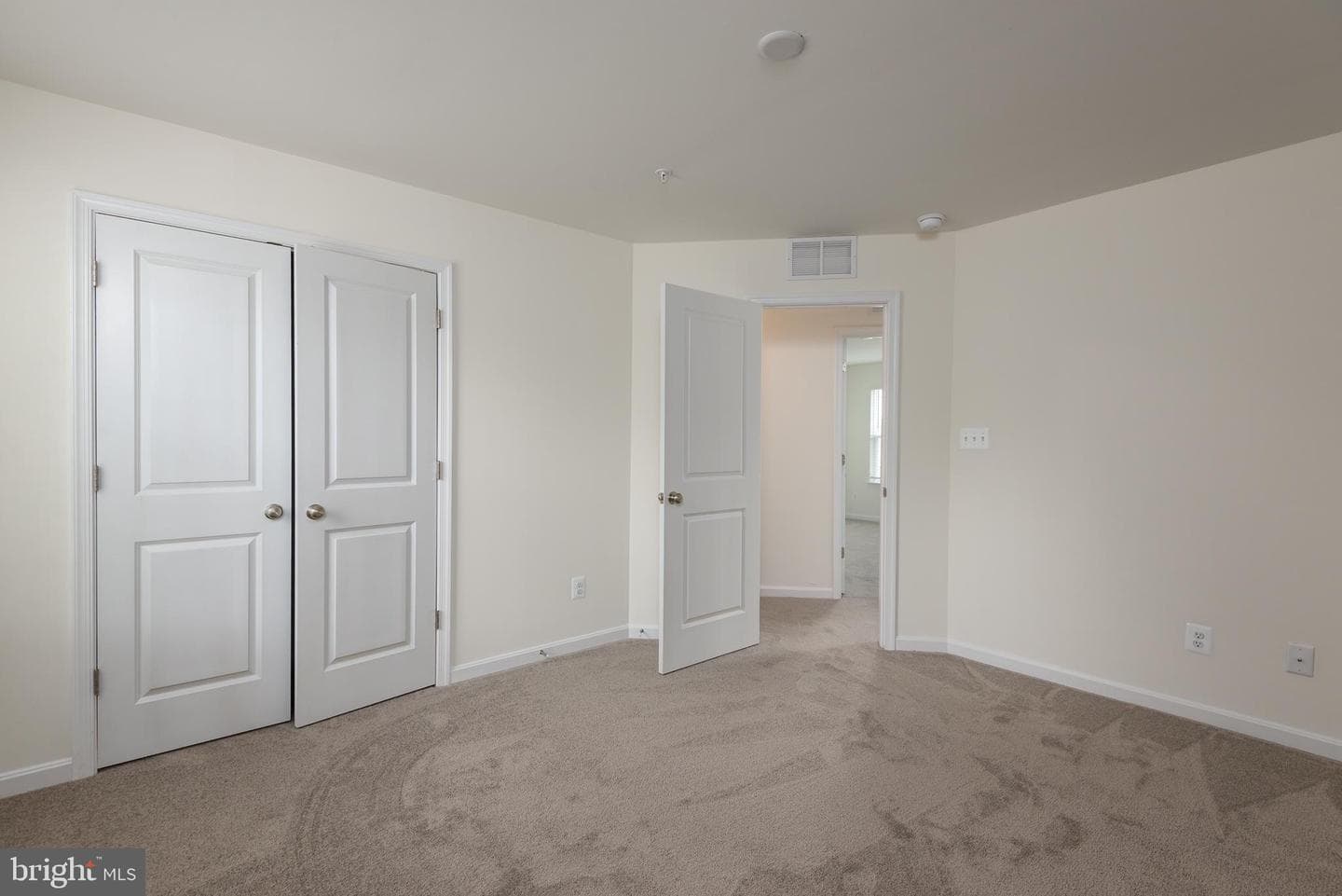 178 Regulator Drive N photo 28