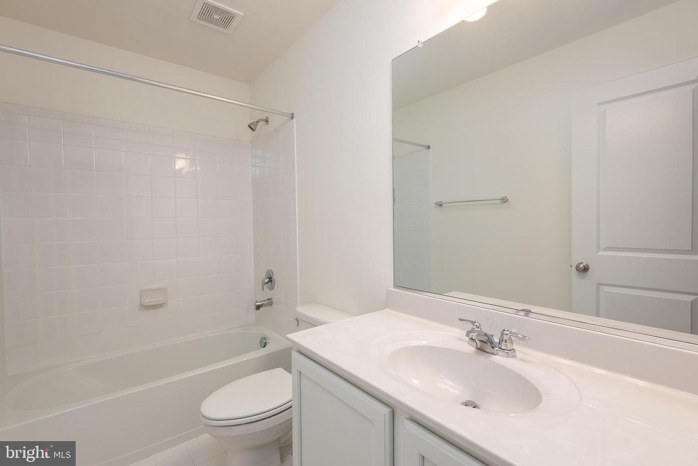 178 Regulator Drive N photo 31