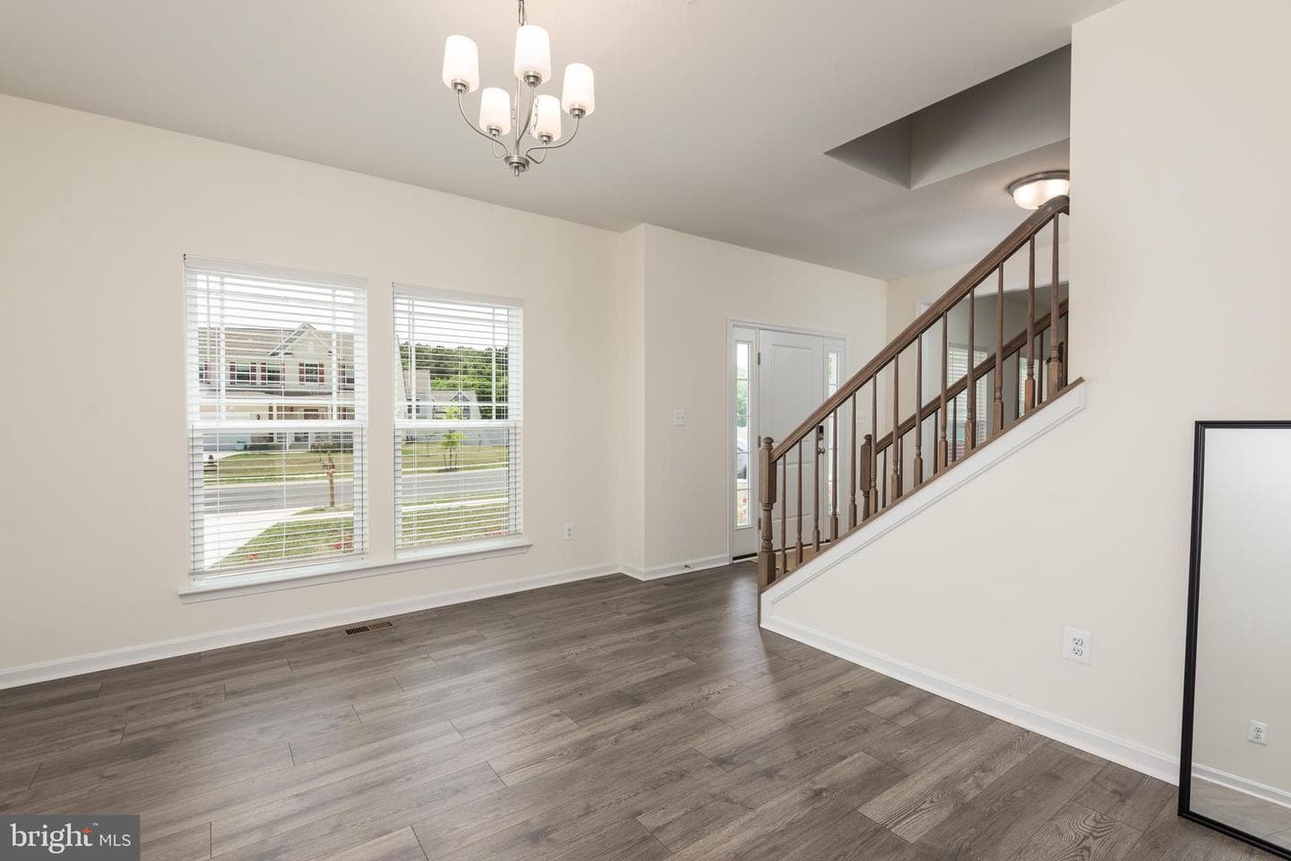 178 Regulator Drive N photo 6