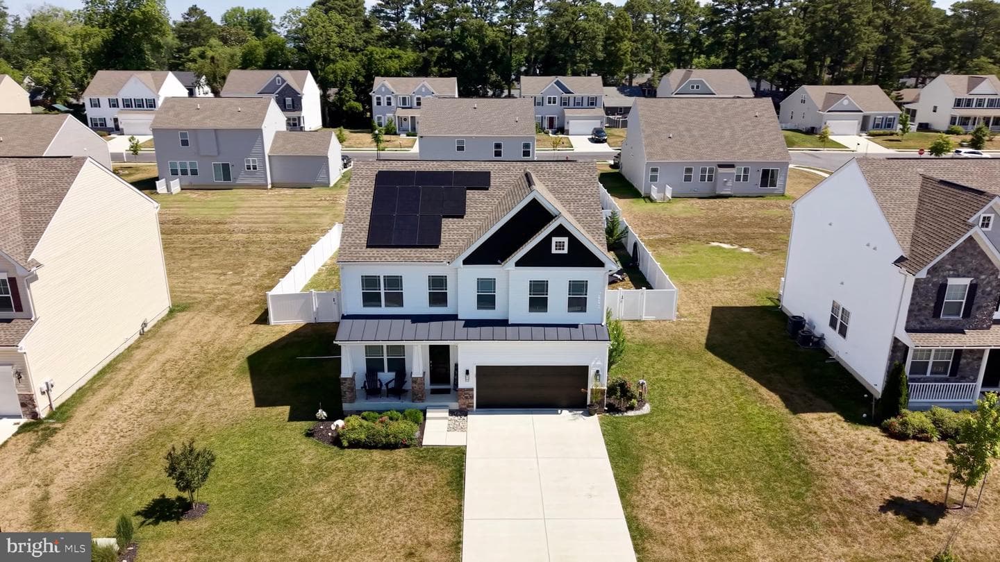 502 Regulator Drive S photo 38