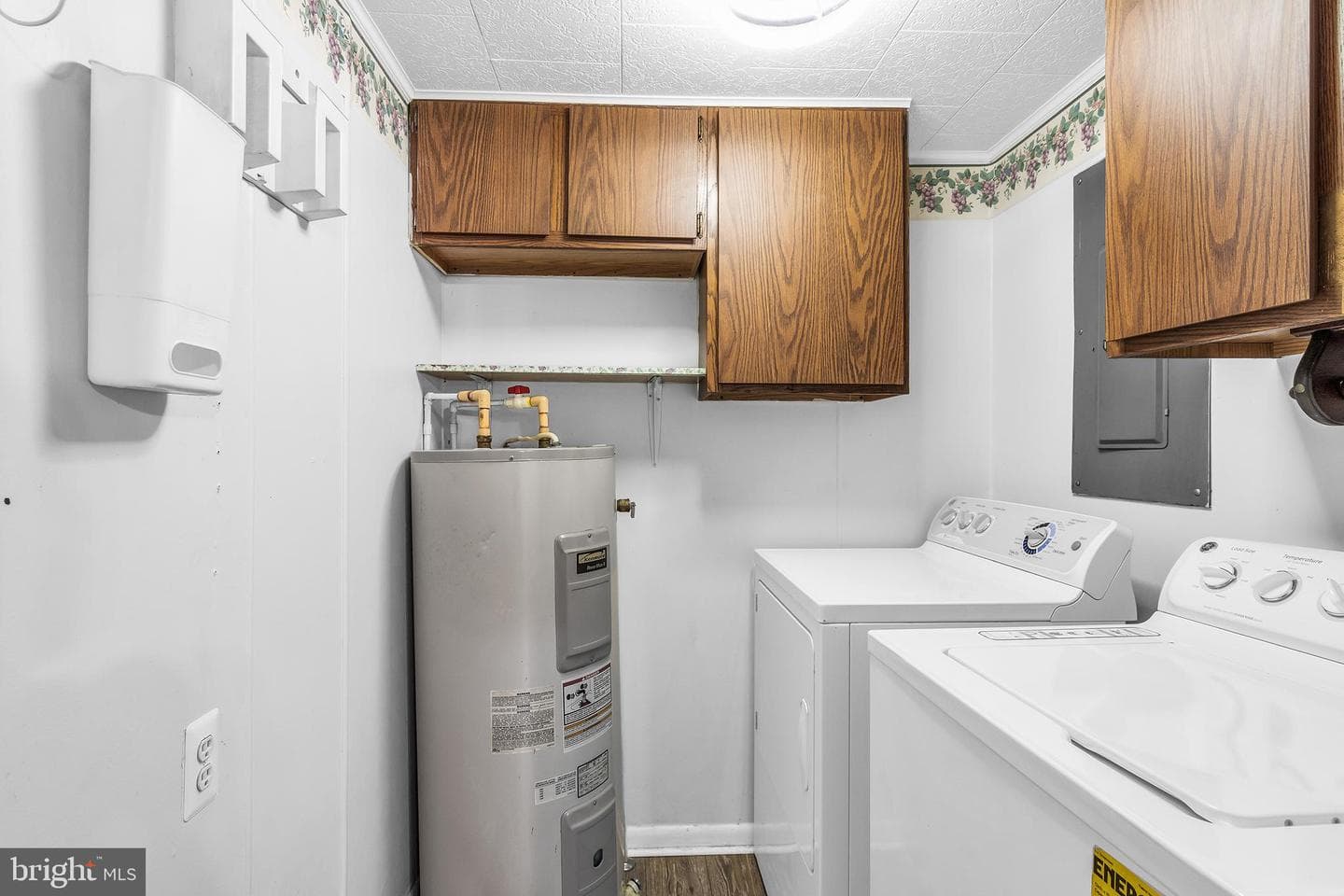 1003 Roslyn Avenue photo 12