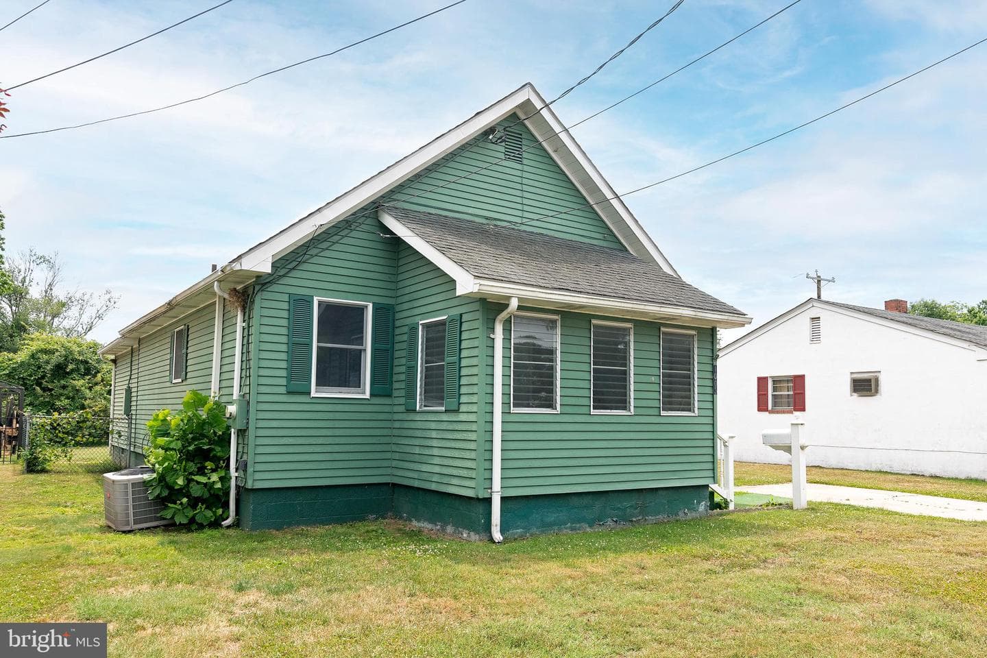 1003 Roslyn Avenue, Cambridge