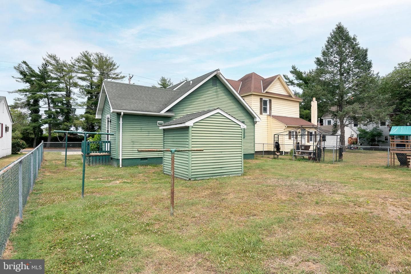 1003 Roslyn Avenue photo 22