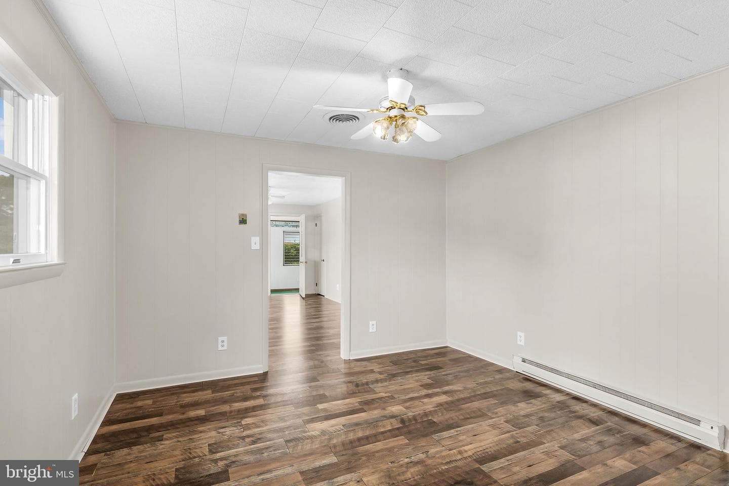 1003 Roslyn Avenue photo 7
