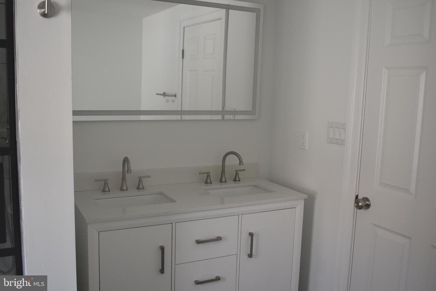 207 Willis Street photo 16