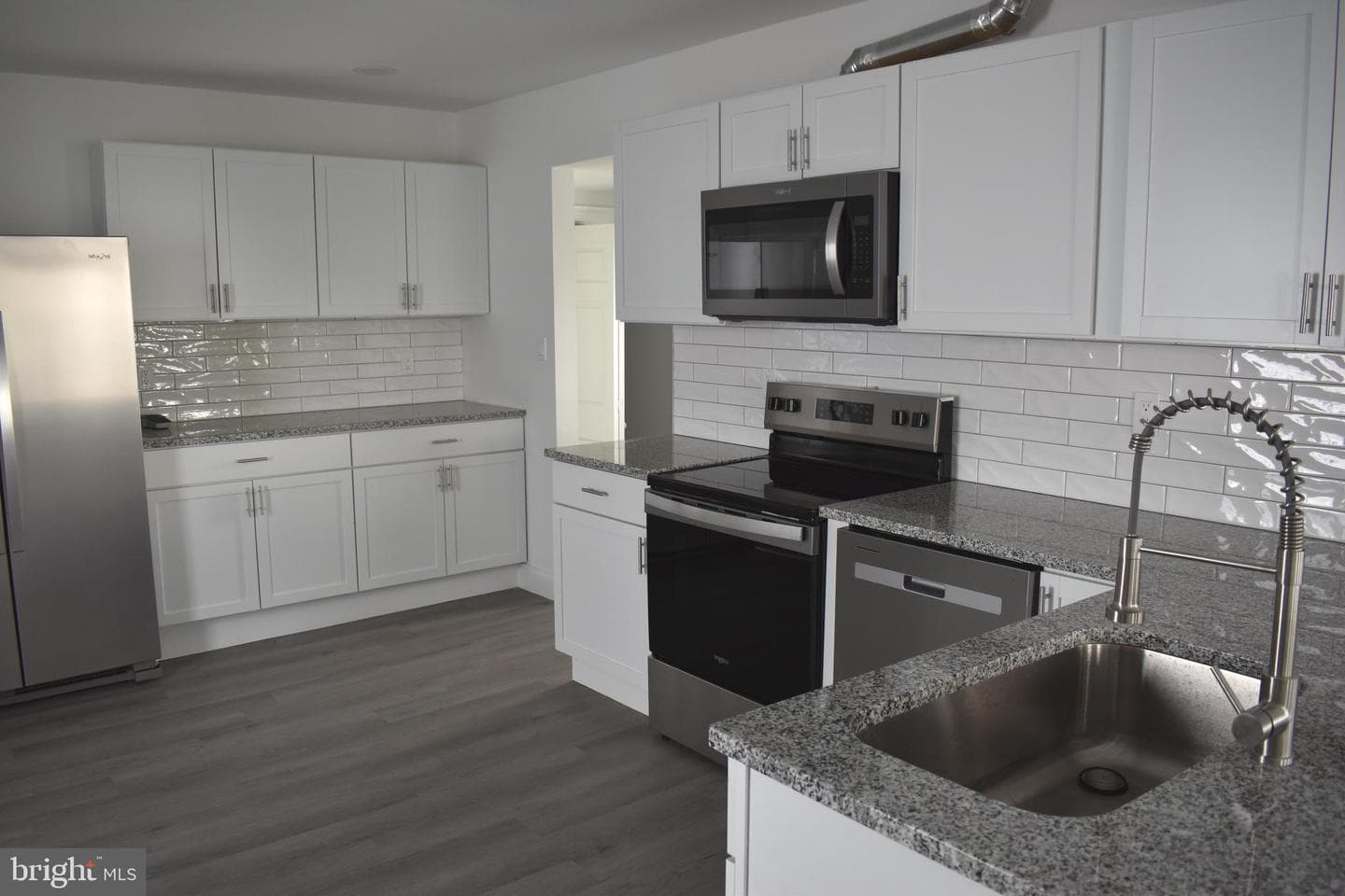 207 Willis Street photo 9