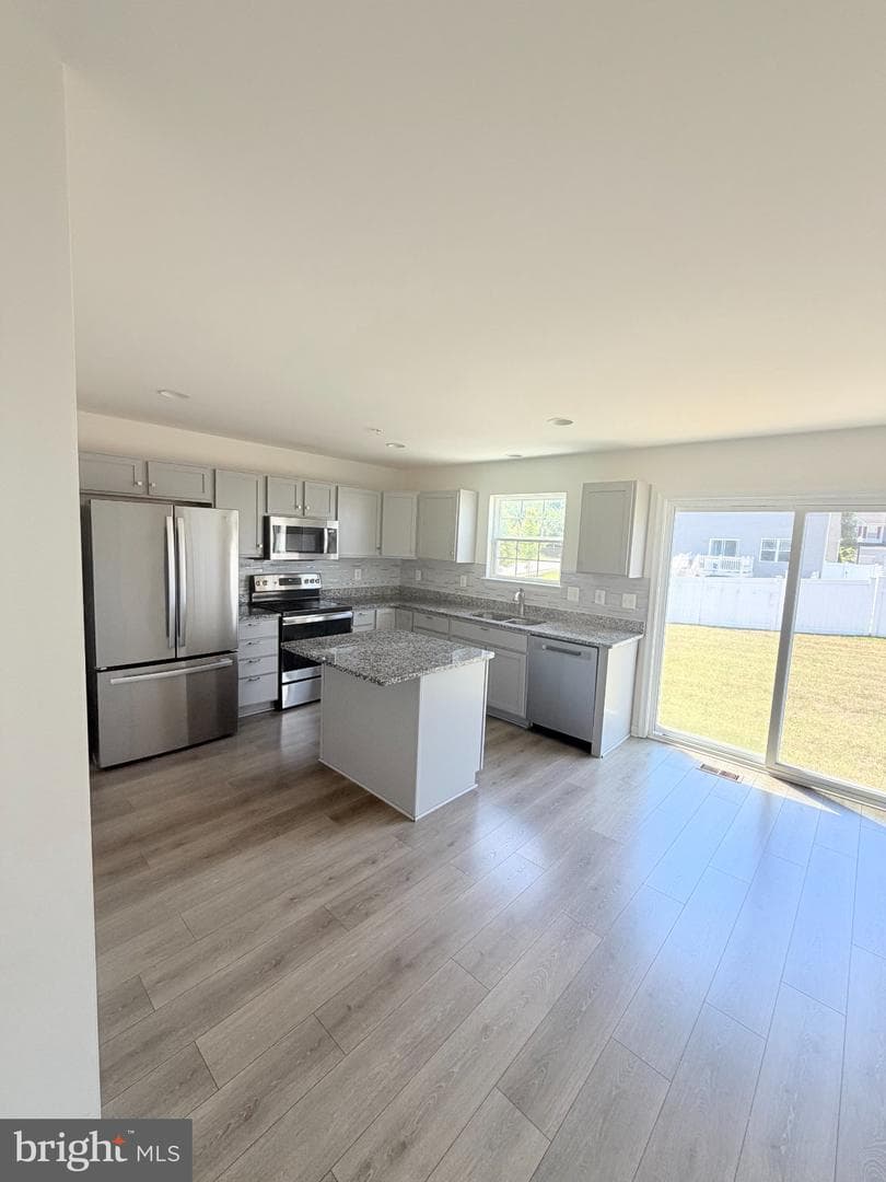 300 Shepherd Avenue photo 49