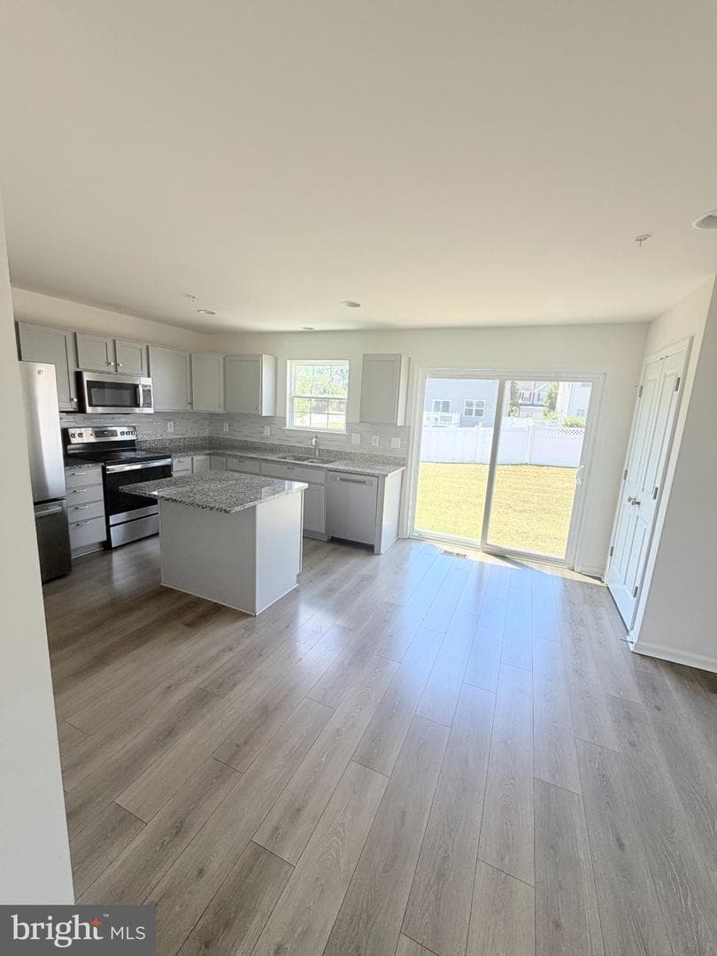 300 Shepherd Avenue photo 50