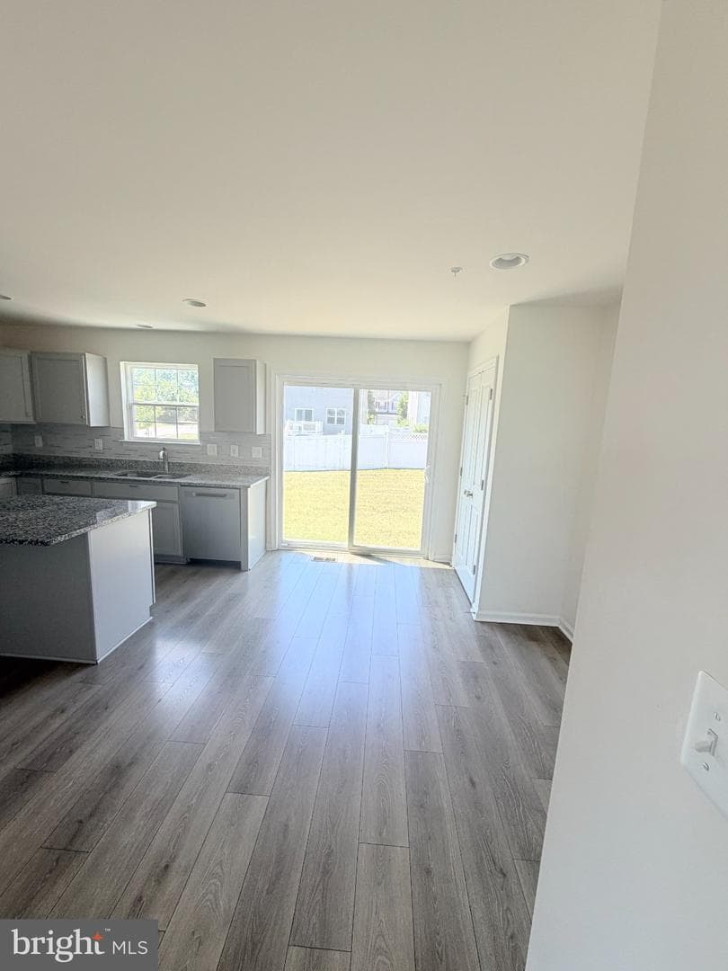 300 Shepherd Avenue photo 51