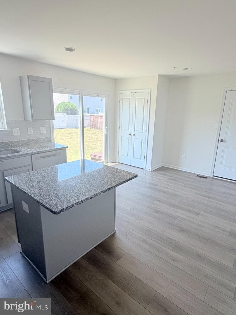 300 Shepherd Avenue photo 58