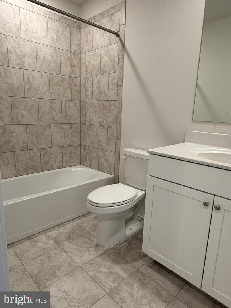 2185 Winterberry Lane photo 13