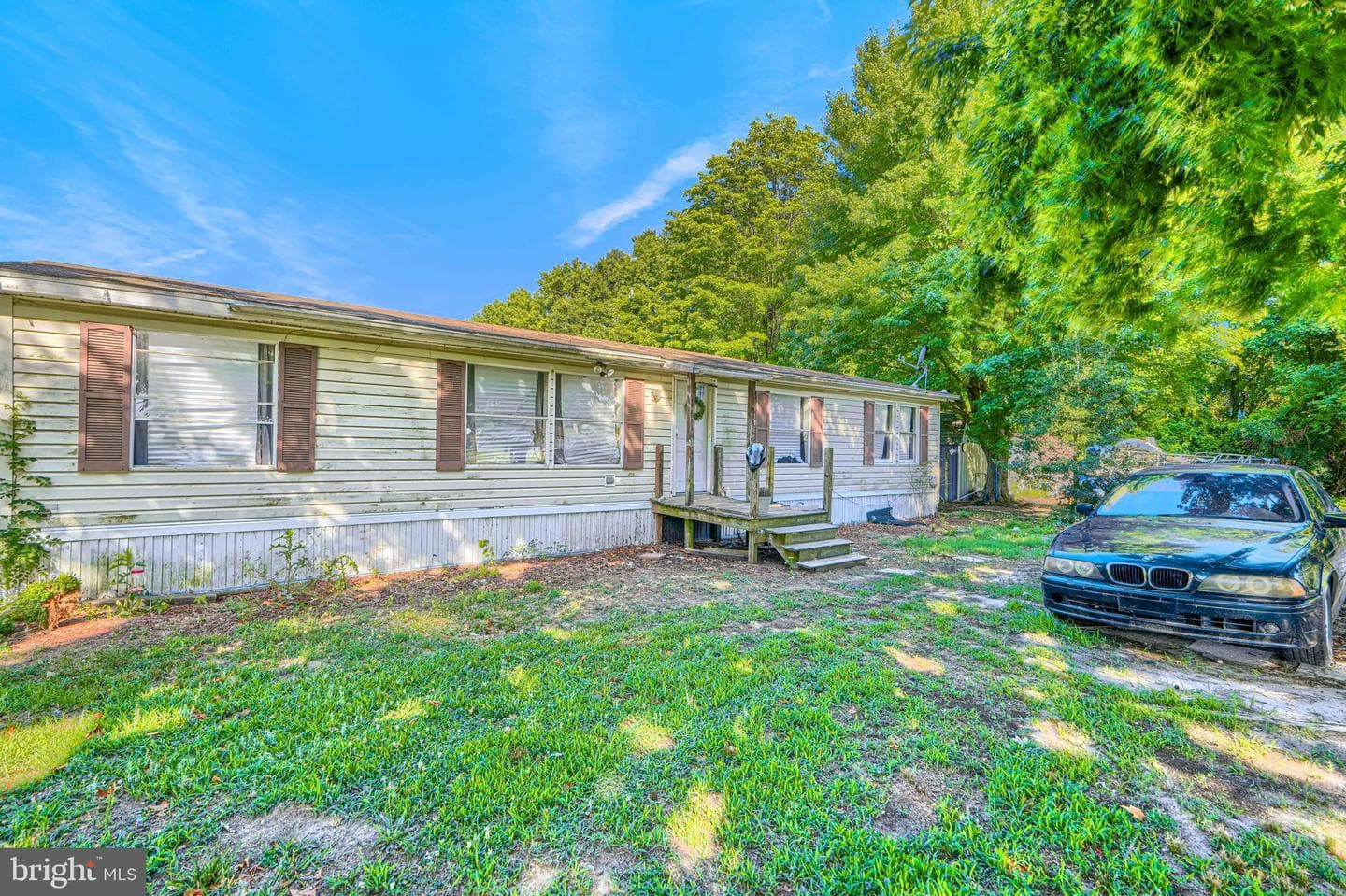 5863 Sharptown, Rhodesdale