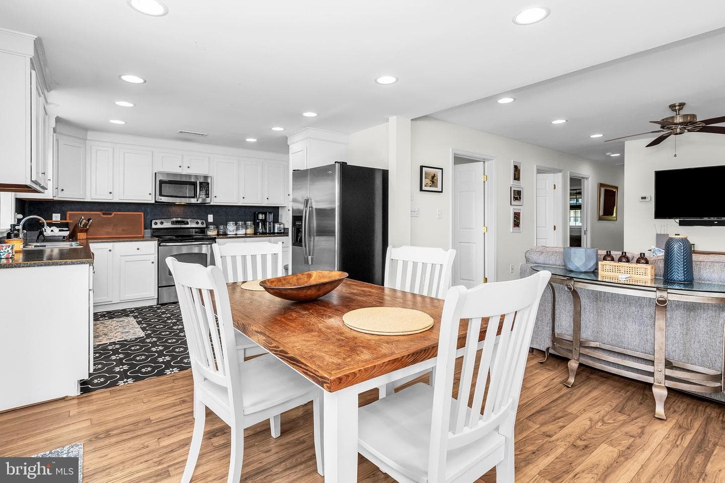915 Hudson Road photo 12