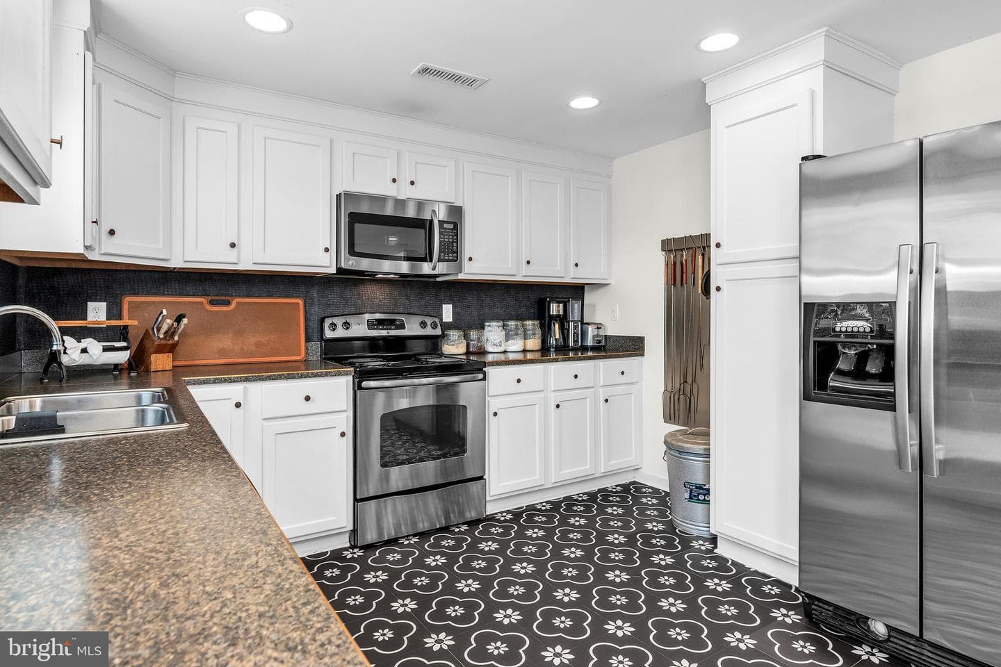 915 Hudson Road photo 15