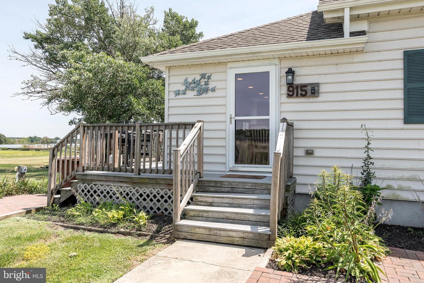 915 Hudson Road photo 7