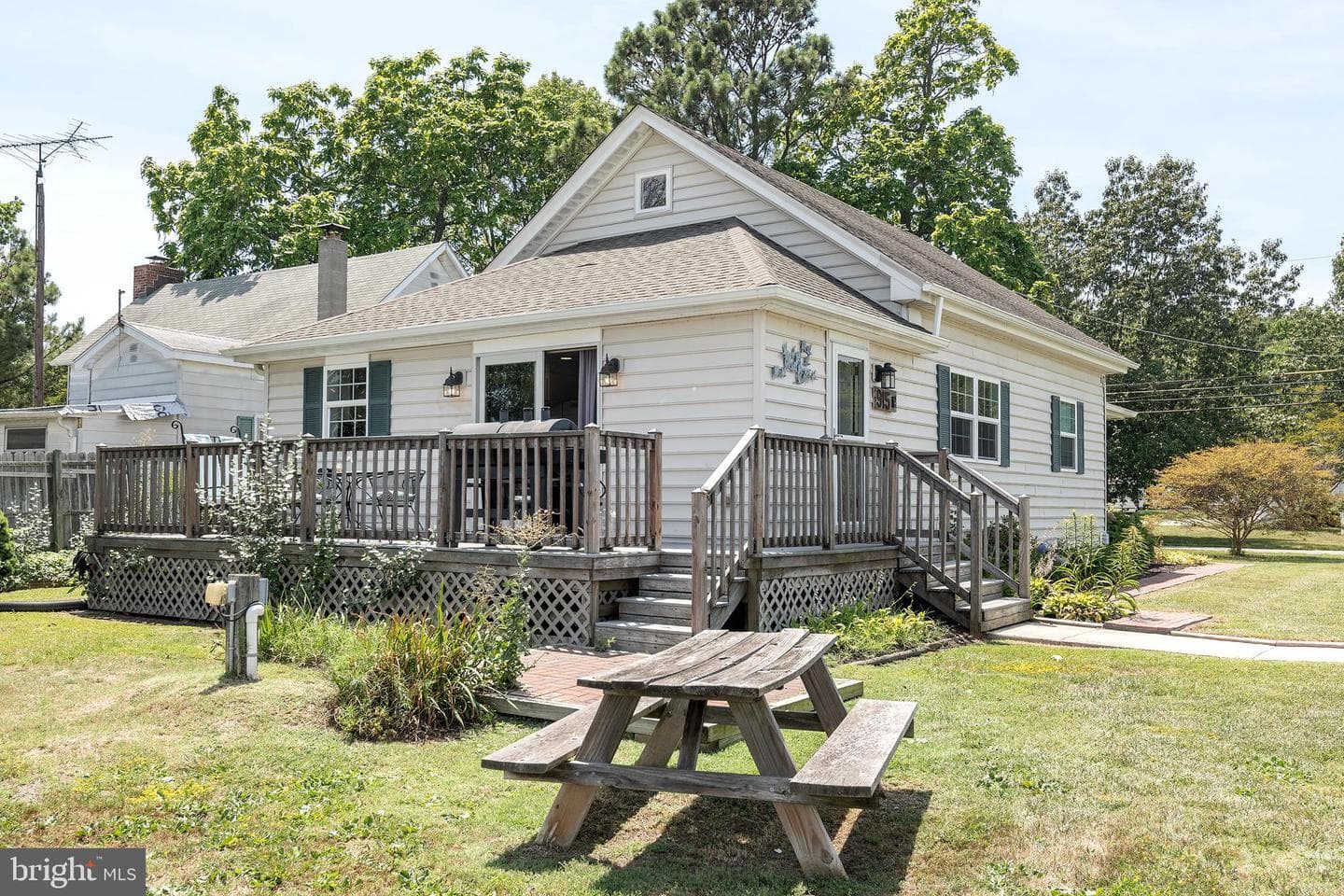 915 Hudson Road photo 9