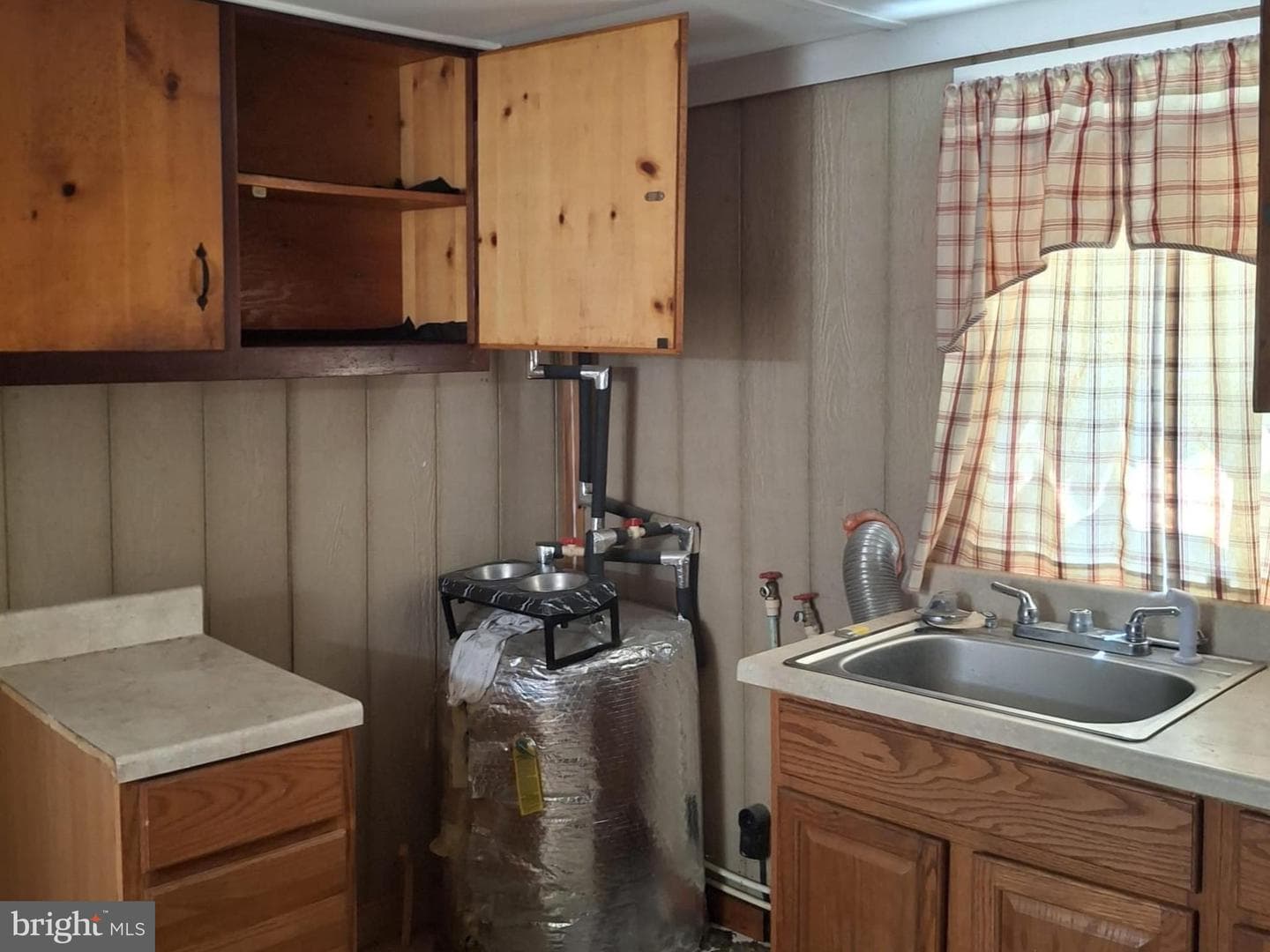 614 Douglas Street photo 18