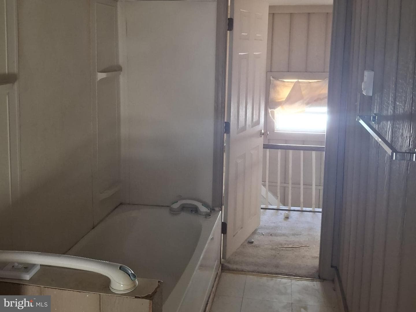 614 Douglas Street photo 23