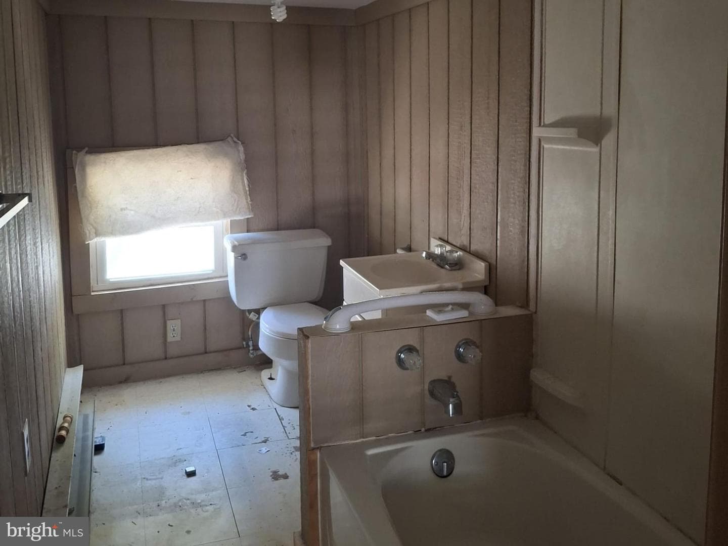 614 Douglas Street photo 24