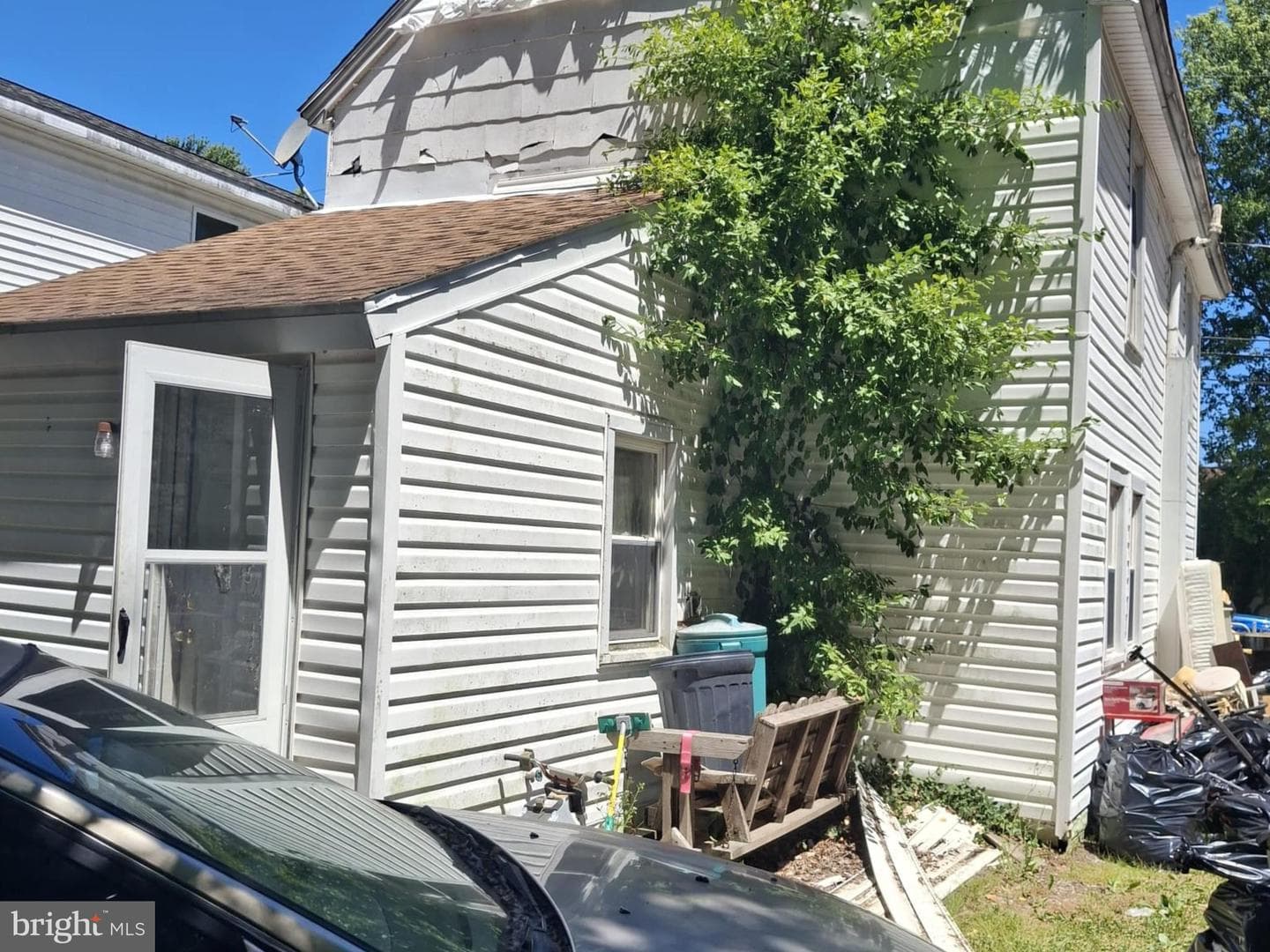 614 Douglas Street photo 35