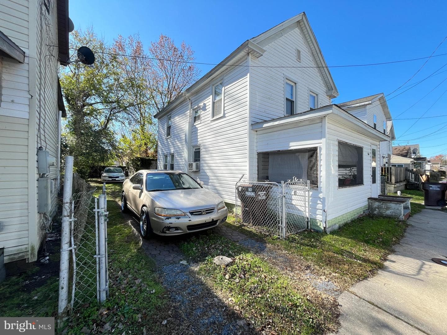 614 Douglas Street photo 4