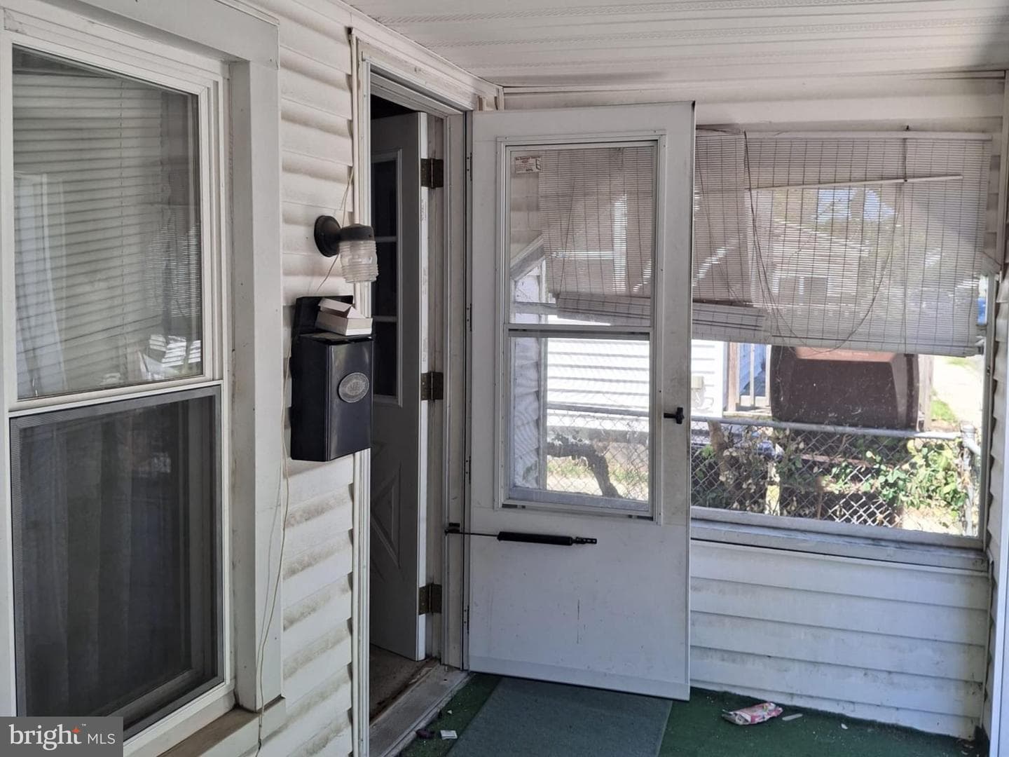614 Douglas Street photo 7