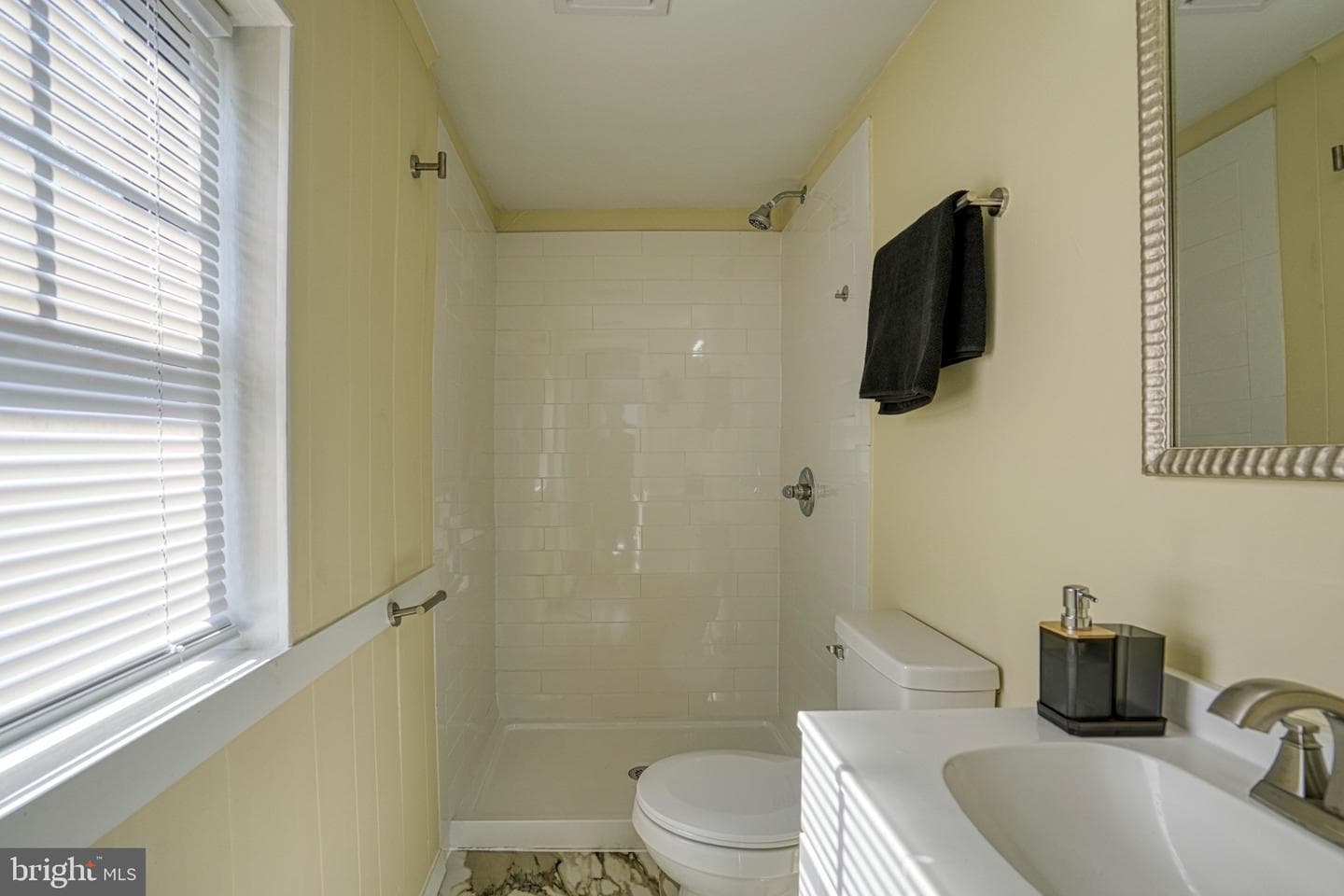 500 Robbins Street photo 21