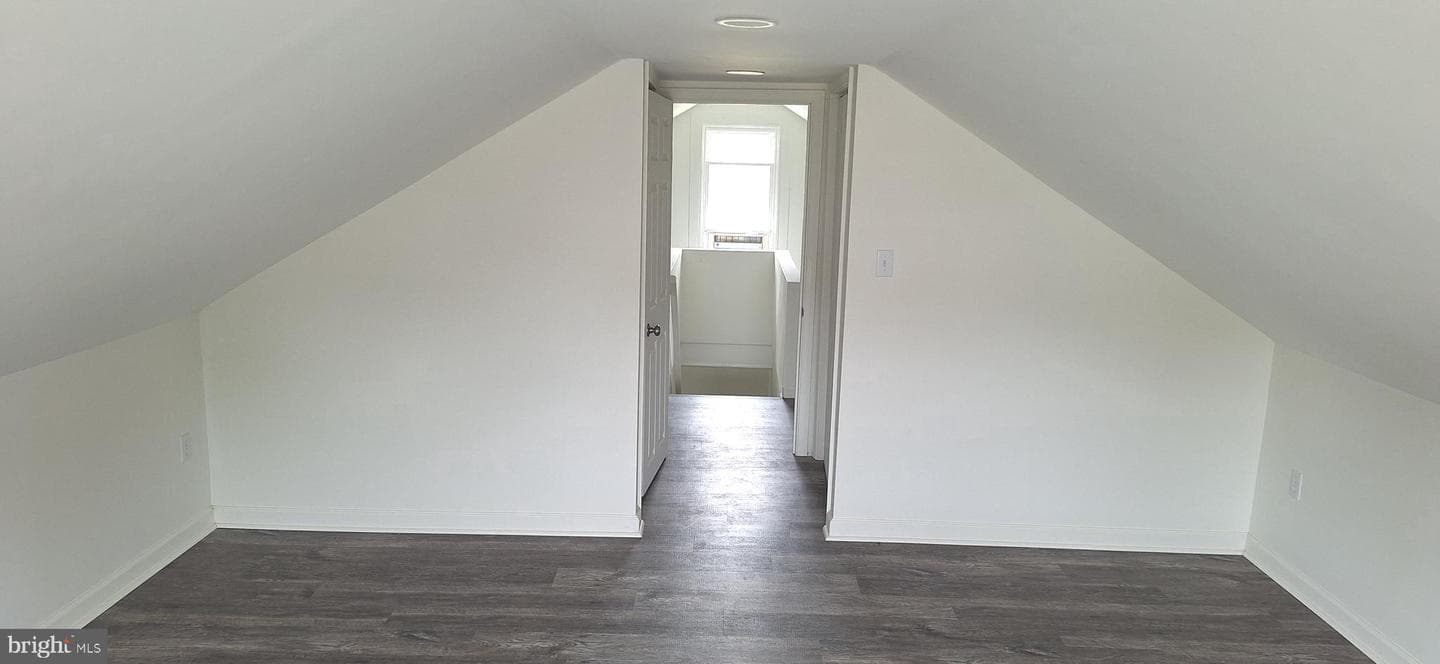 603 Roslyn Avenue photo 17