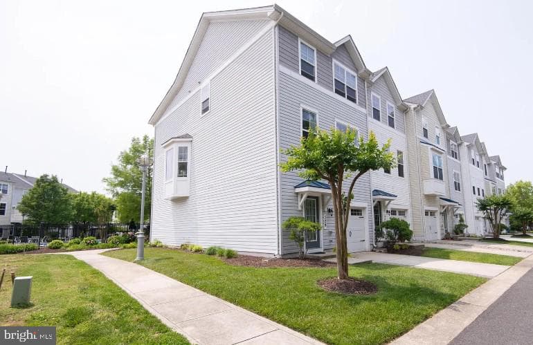 329 Shipyard Drive #73, Cambridge