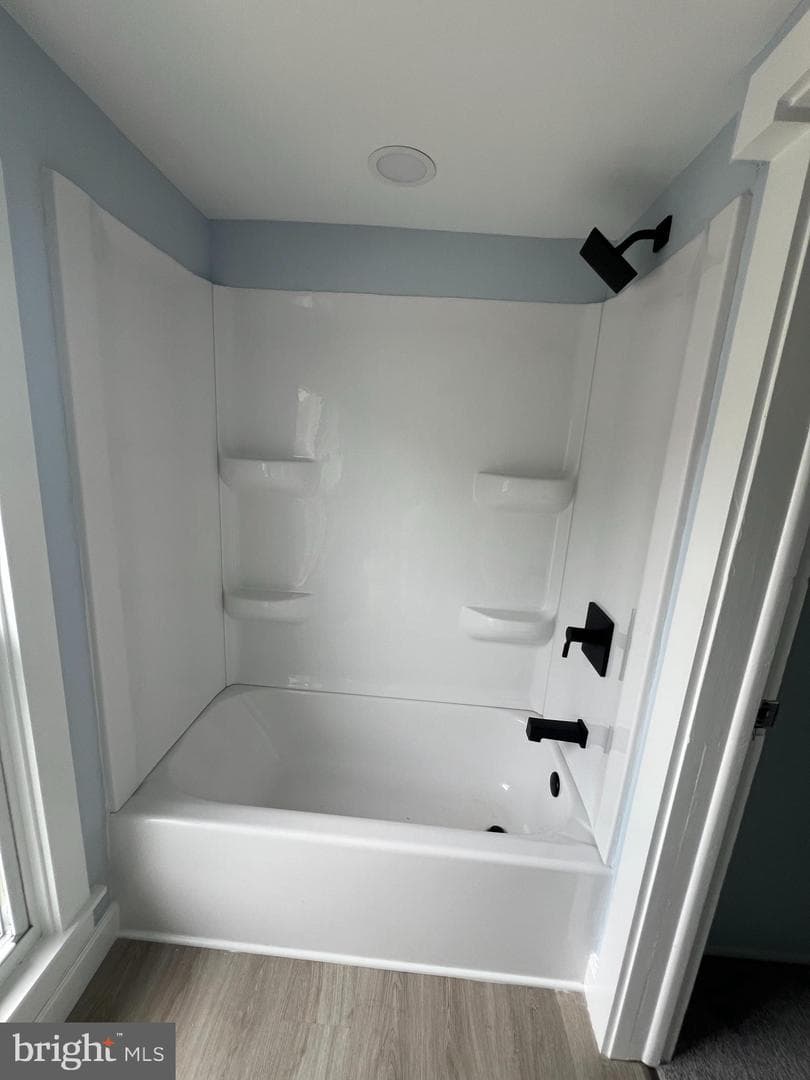 425 Henry Street photo 11