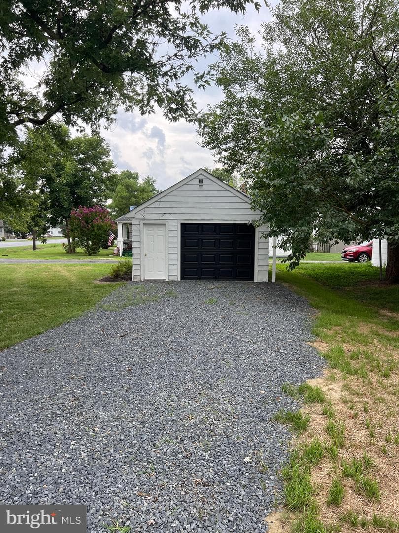 425 Henry Street photo 17