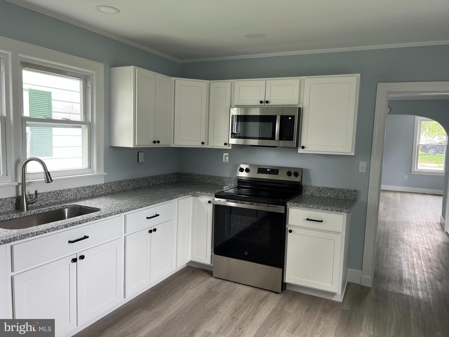 425 Henry Street photo 6