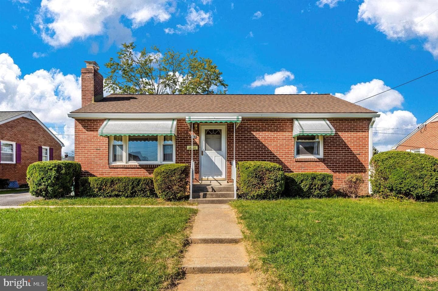 907 Pontiac Avenue photo 1