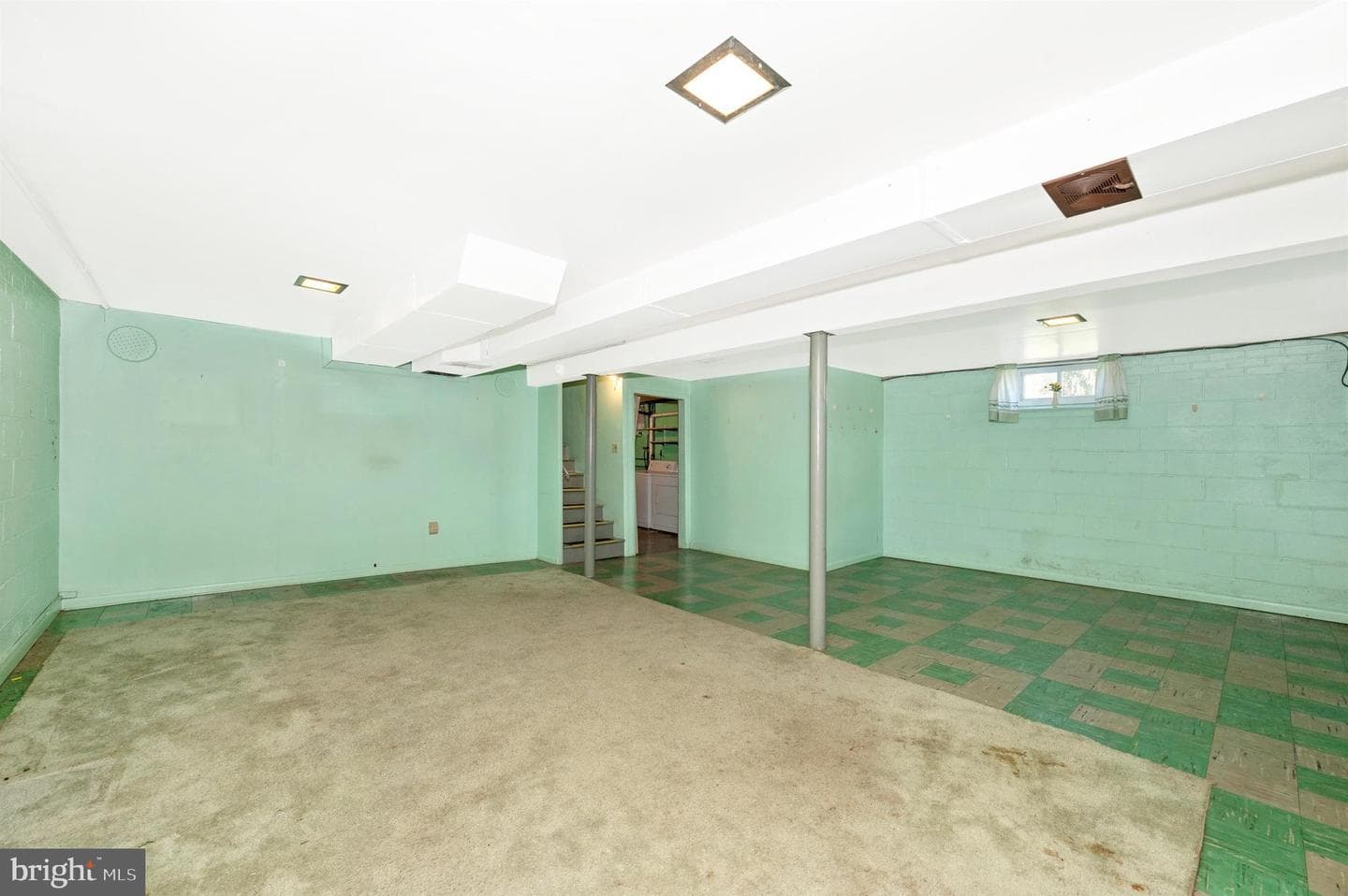 907 Pontiac Avenue photo 31