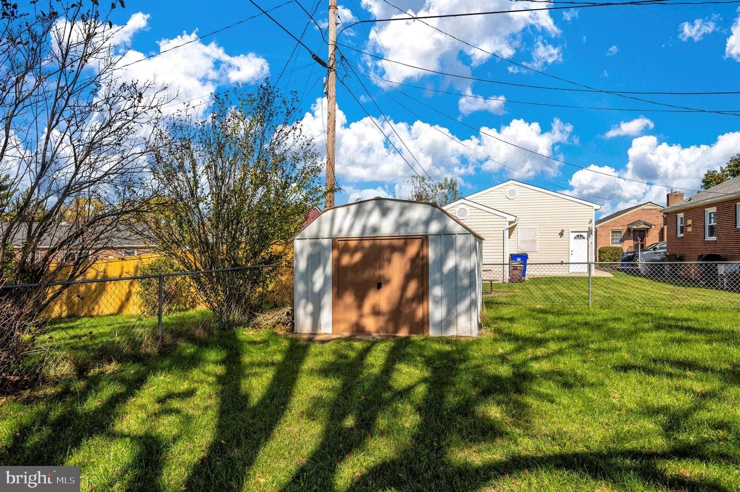 907 Pontiac Avenue photo 47