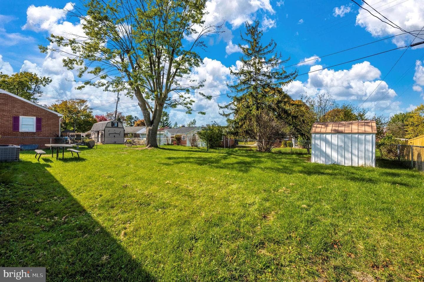 907 Pontiac Avenue photo 48