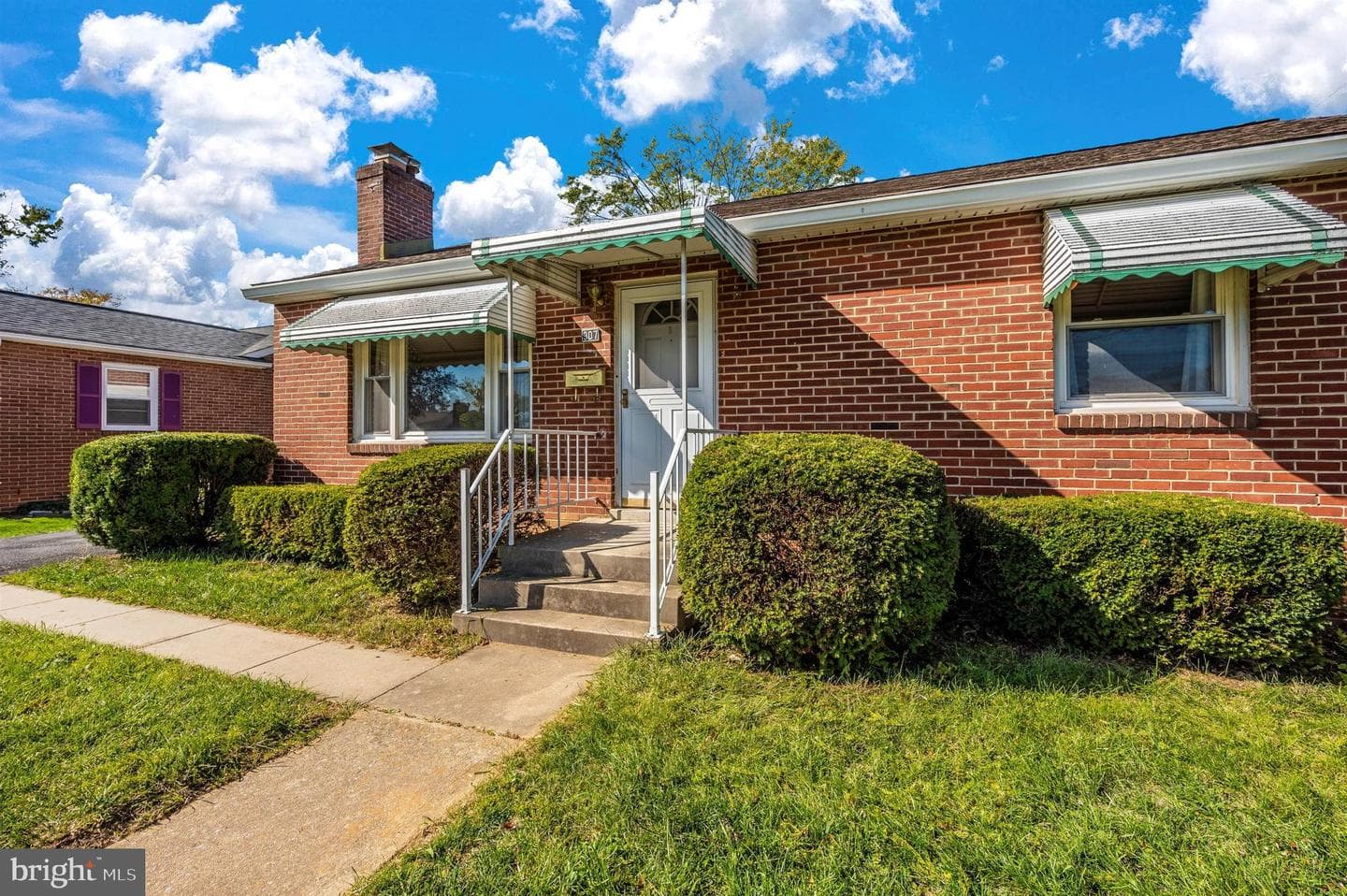 907 Pontiac Avenue photo 49
