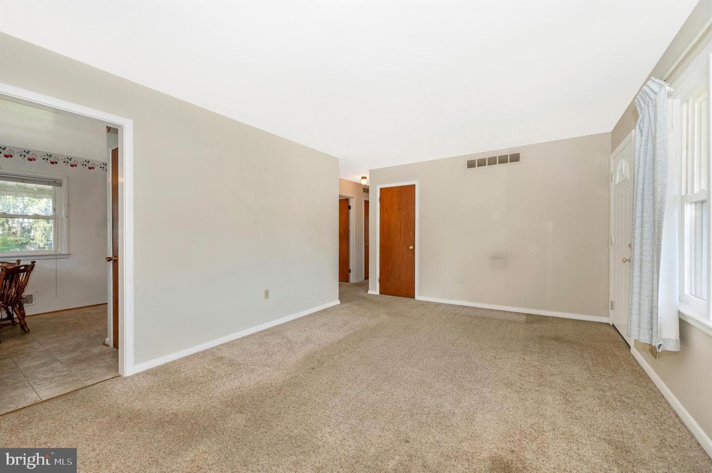 907 Pontiac Avenue photo 6